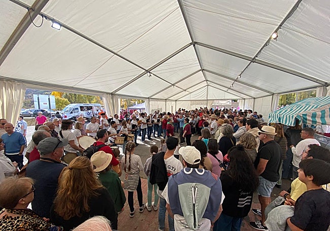 Gaiteros en Cármenes