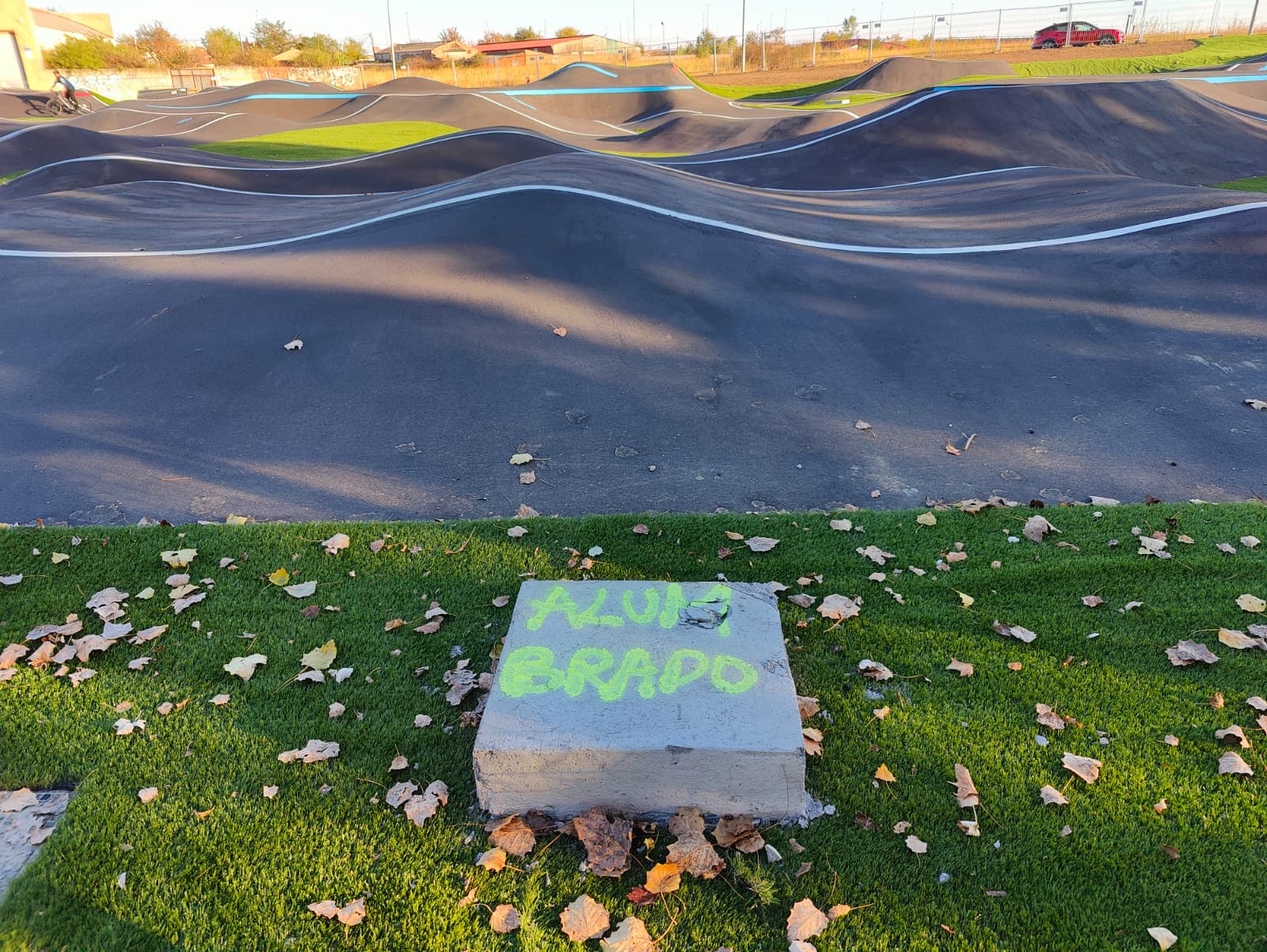 El forzado preestreno de la pista de pumptrack en Puente Castro