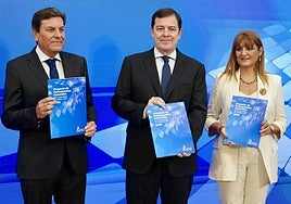 El presidente de la Junta de Castilla y León, Alfonso Fernández Mañueco, comparece en rueda de prensa para presentar el proyecto de Ley de Presupuestos Generales de la Comunidad de Castilla y León para el año 2026.