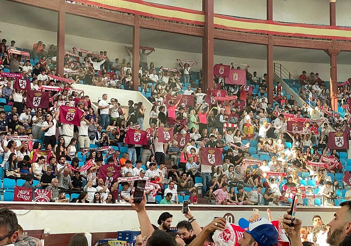 Imagen de una fanzone en mayo de este año en la Plaza de Toros de León.