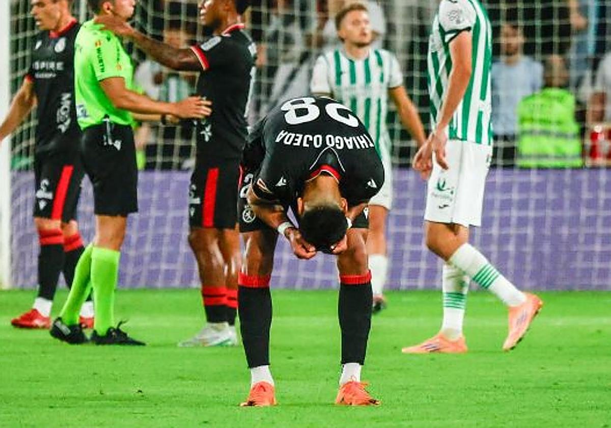 Thiago Ojeda lamenta la derrota en Córdoba.