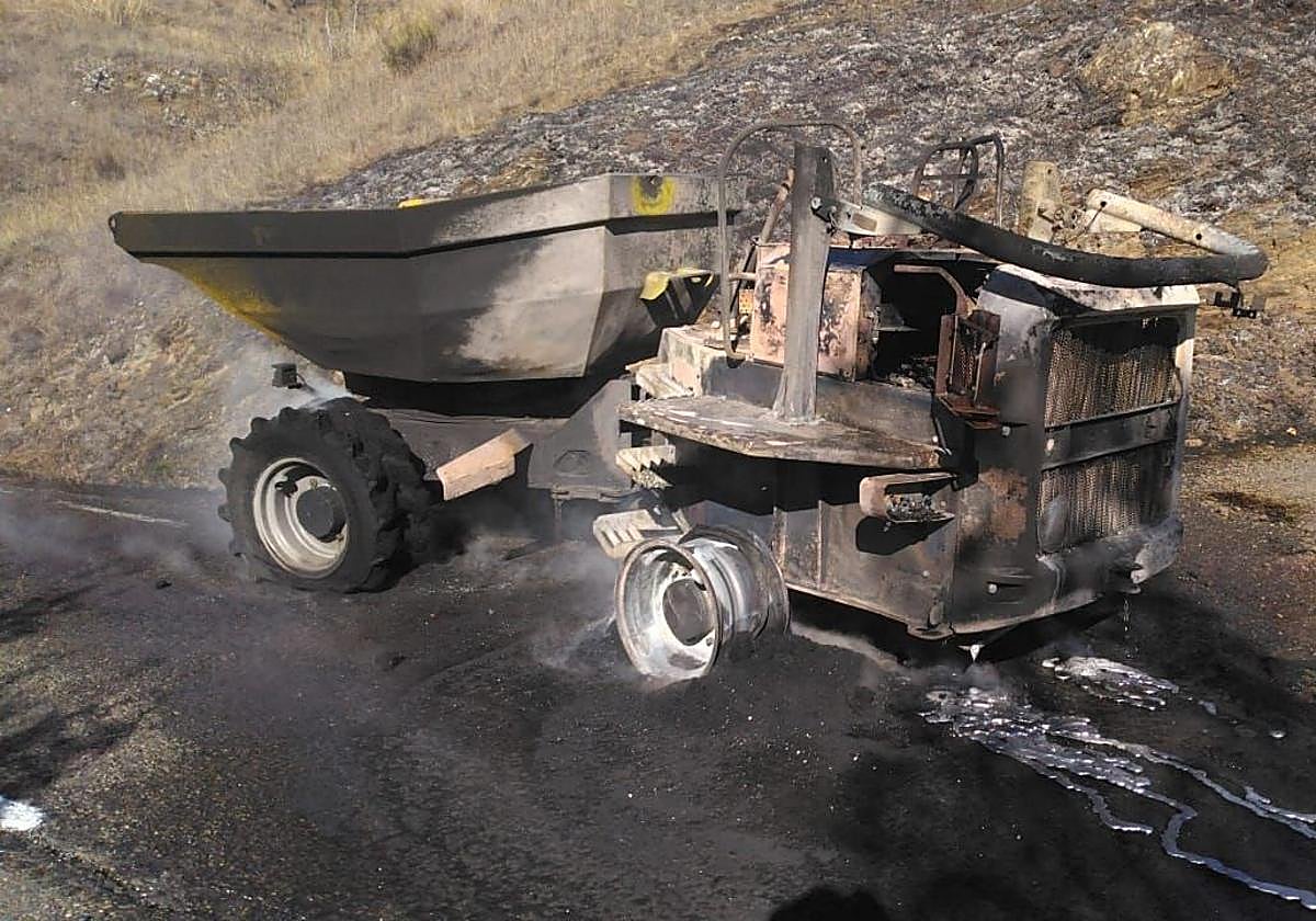 Maquinaria agrícola calcinada.