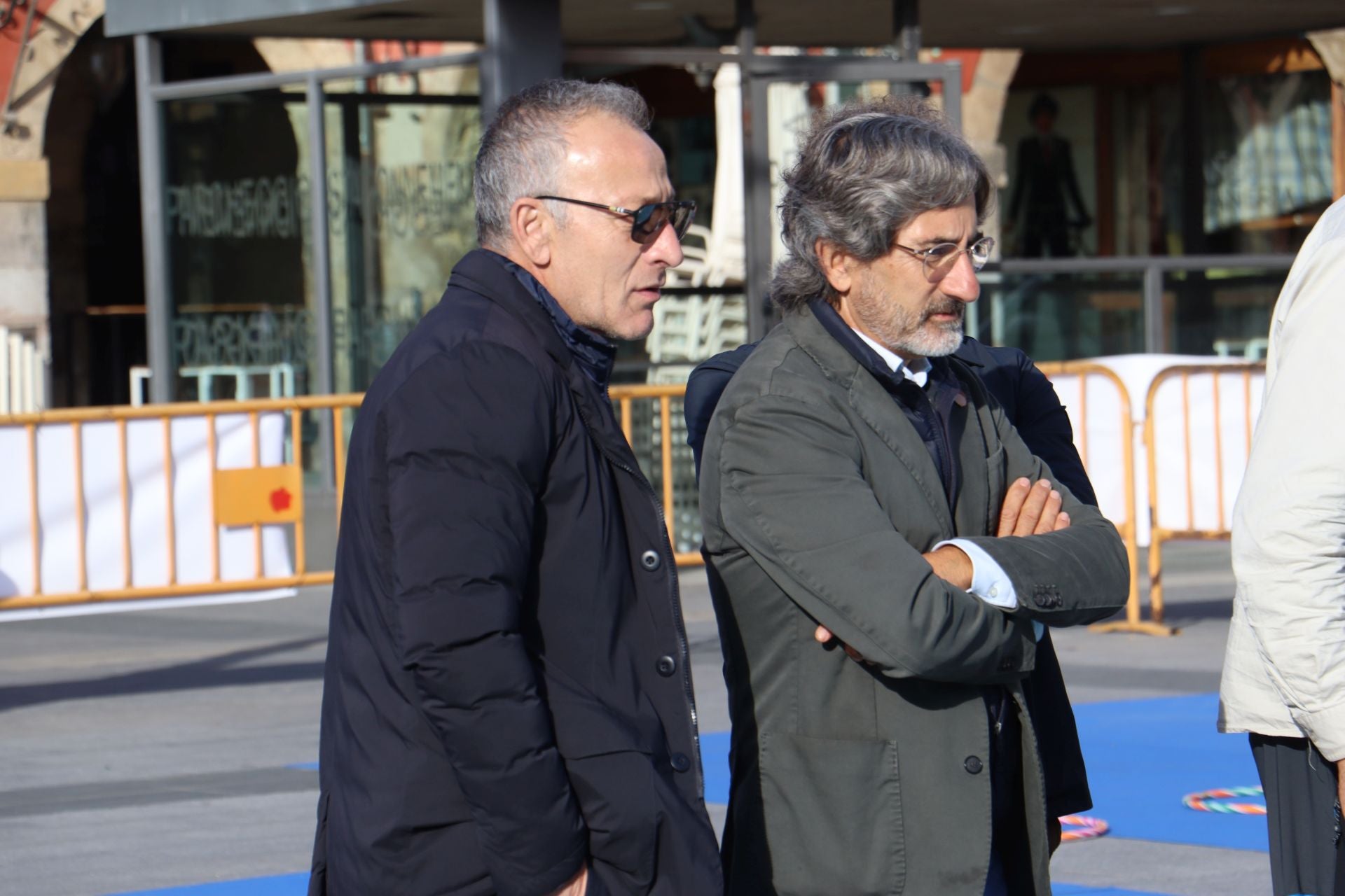 La Plaza Mayor de León se convierte en un aula de pesca