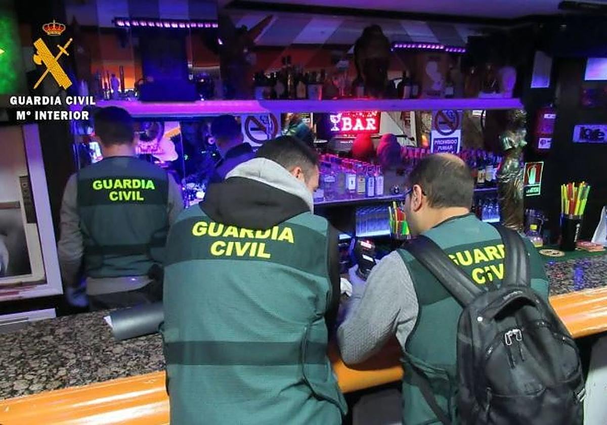 Imagen de archivo de una operación en un club de alterne.