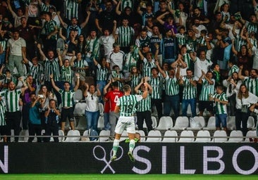 LaLiga denuncia el lanzamiento de una botella en el último partido de la Cultural