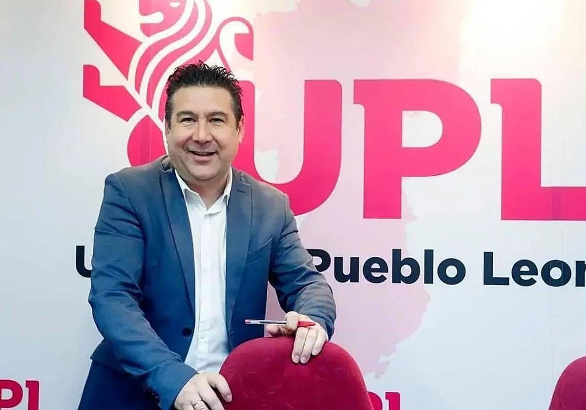 Luis Mariano Santos en la sede de UPL.