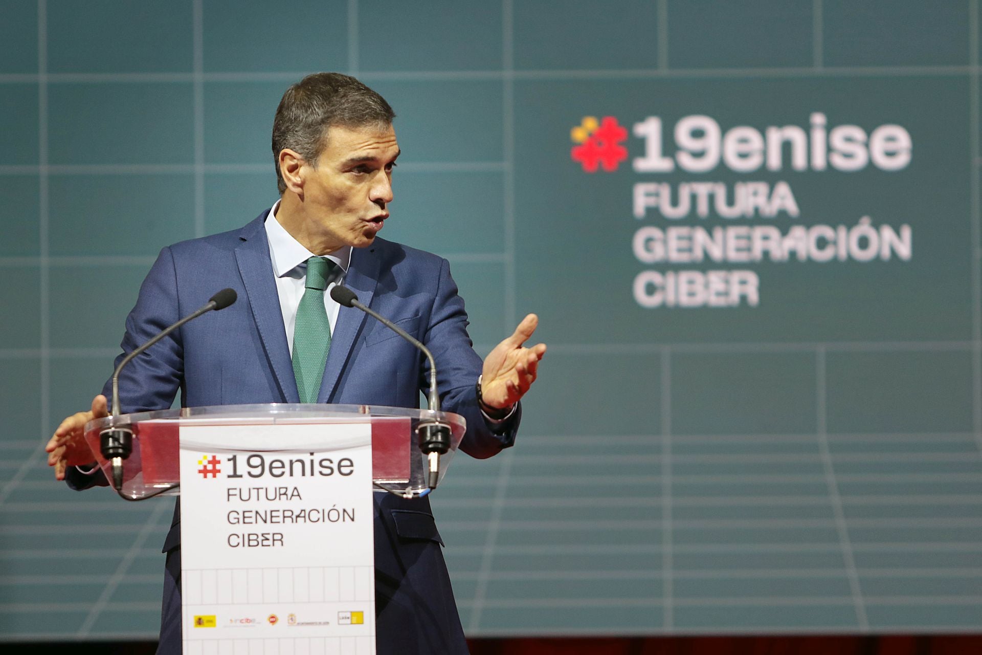 Las imágenes de la visita de Pedro Sánchez a León