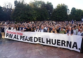 Varios miles de personas se manifiestan en Oviedo para exigir el fin del peaje de la AP-66.