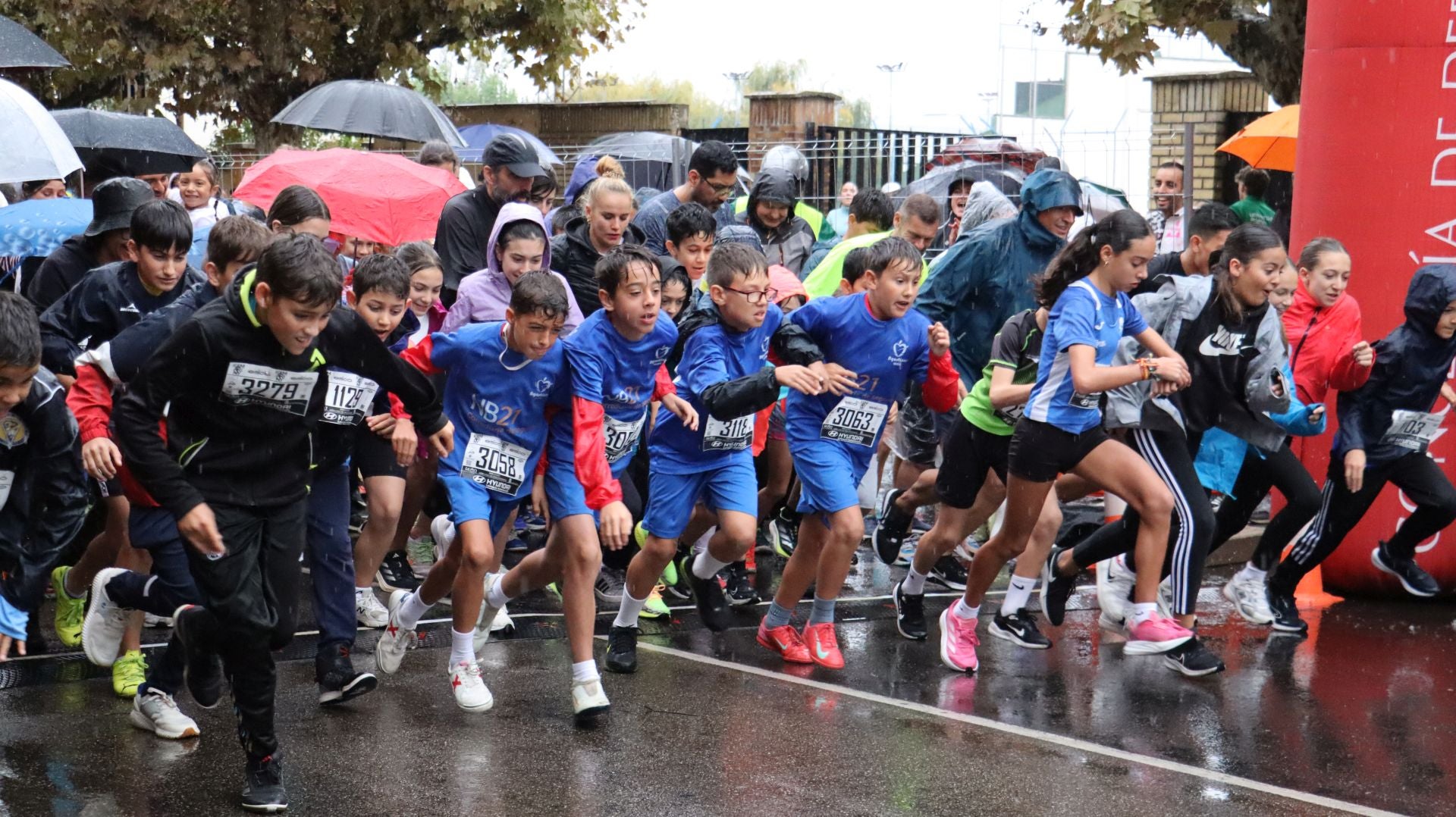 Las mejores imágenes de la carrera popular de los &#039;10 kilómetros Ciudad de León 2025&#039;
