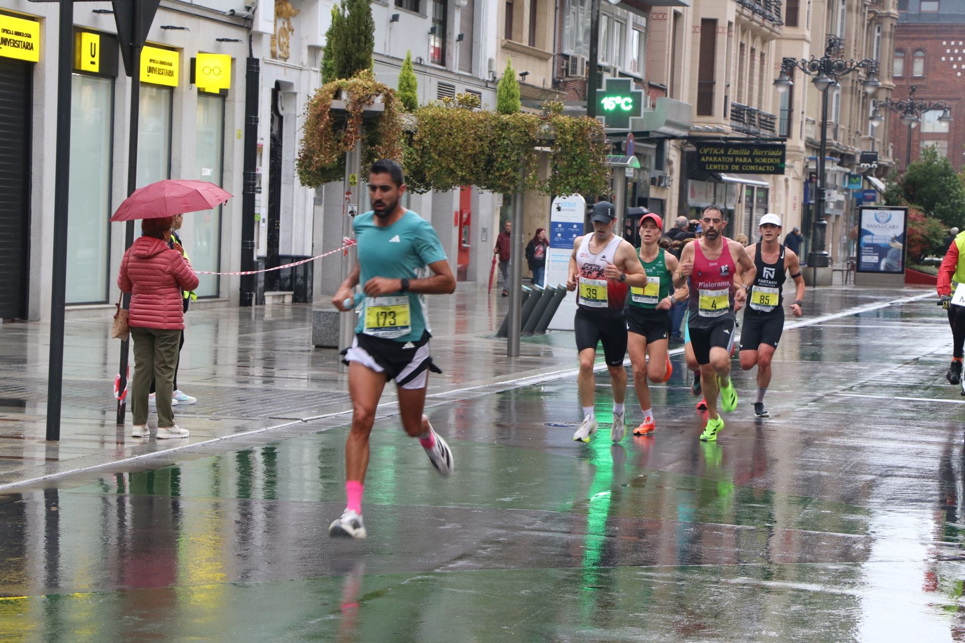 Las mejores imágenes de la carrera popular &#039;10 kilómetros Ciudad de León&#039;