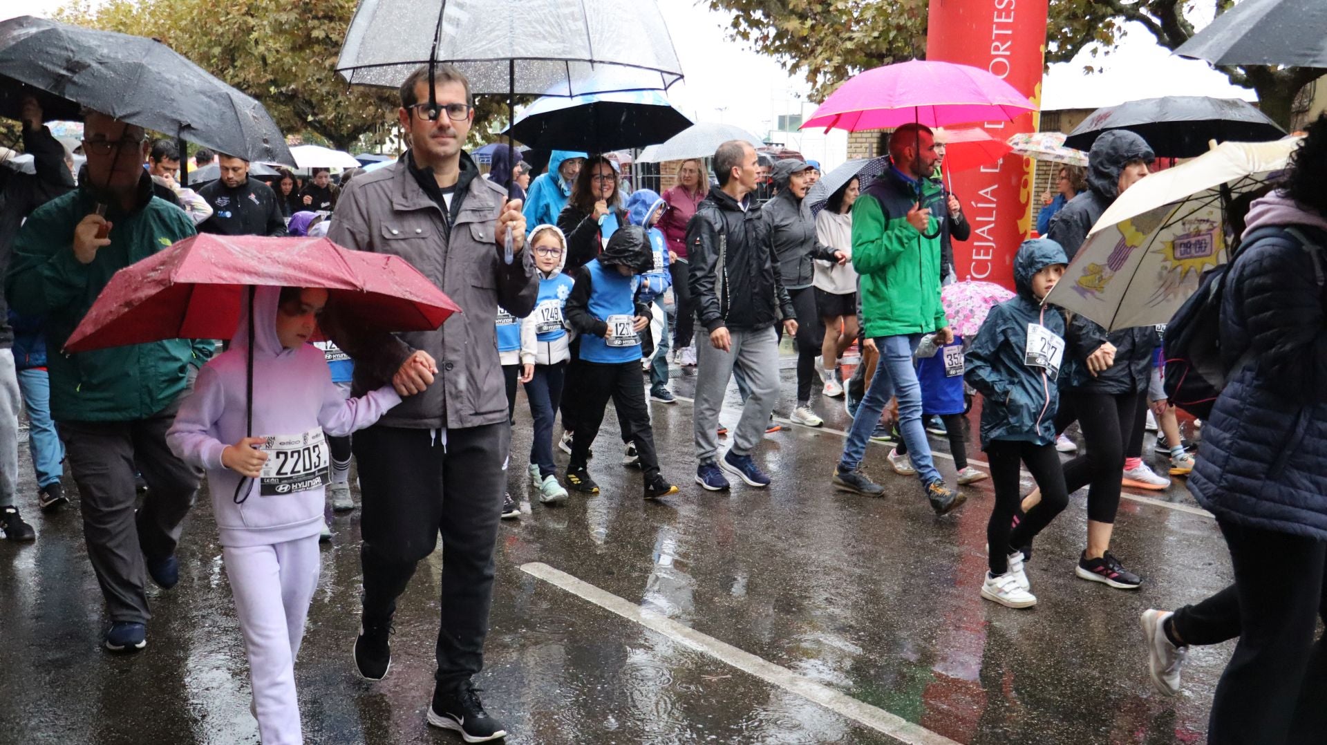 Las mejores imágenes de la carrera popular &#039;10 kilómetros Ciudad de León&#039;