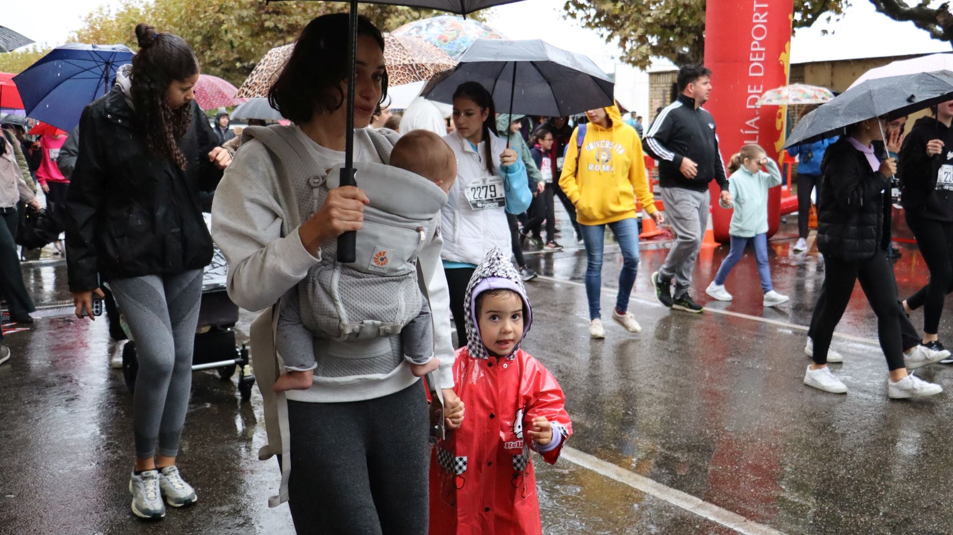 Las mejores imágenes de la carrera popular &#039;10 kilómetros Ciudad de León&#039;