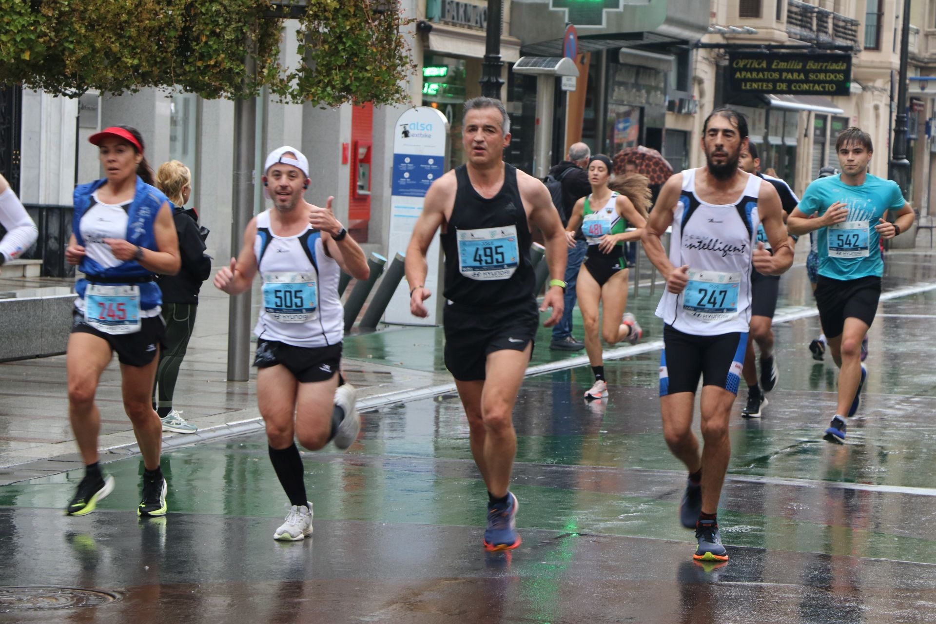 Las mejores imágenes de la carrera popular &#039;10 kilómetros Ciudad de León&#039;