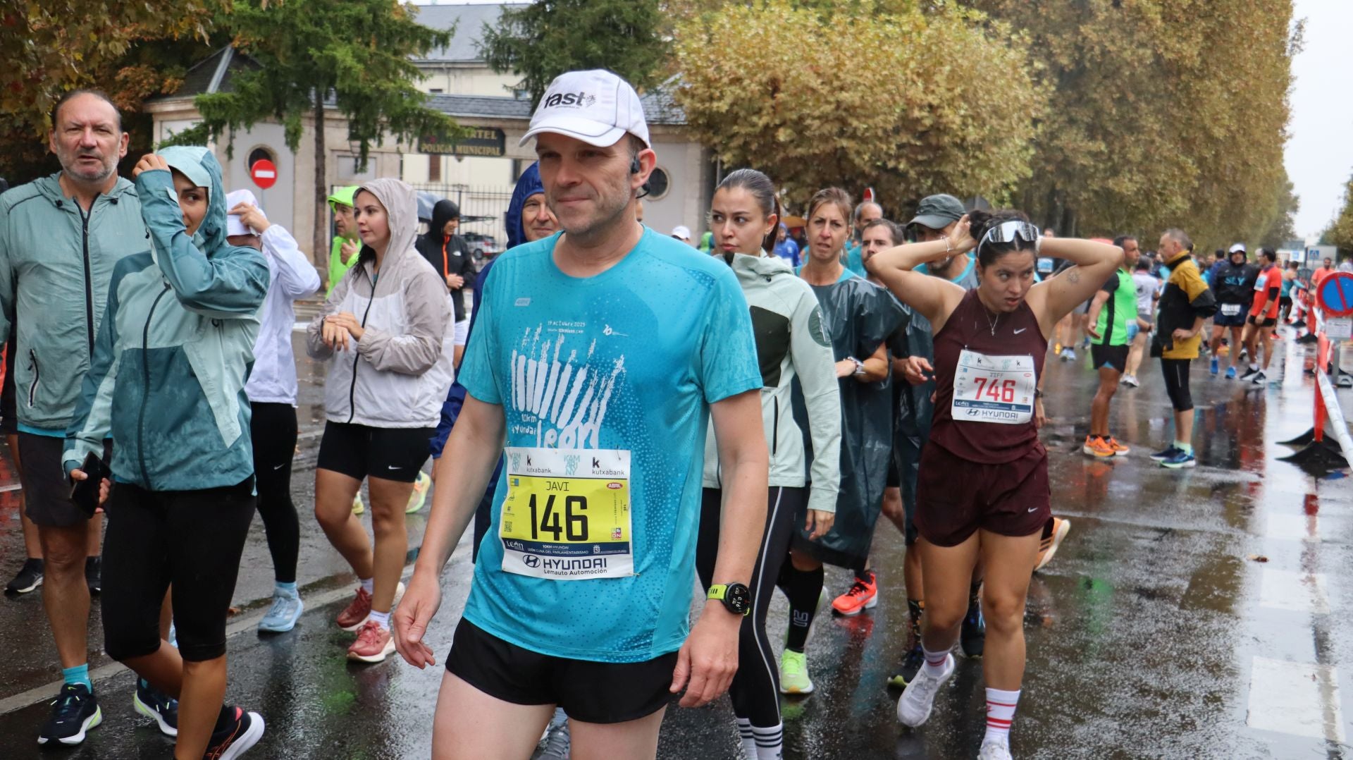 Imágenes de la salida de los &#039;10km Ciudad de León 2025&#039;