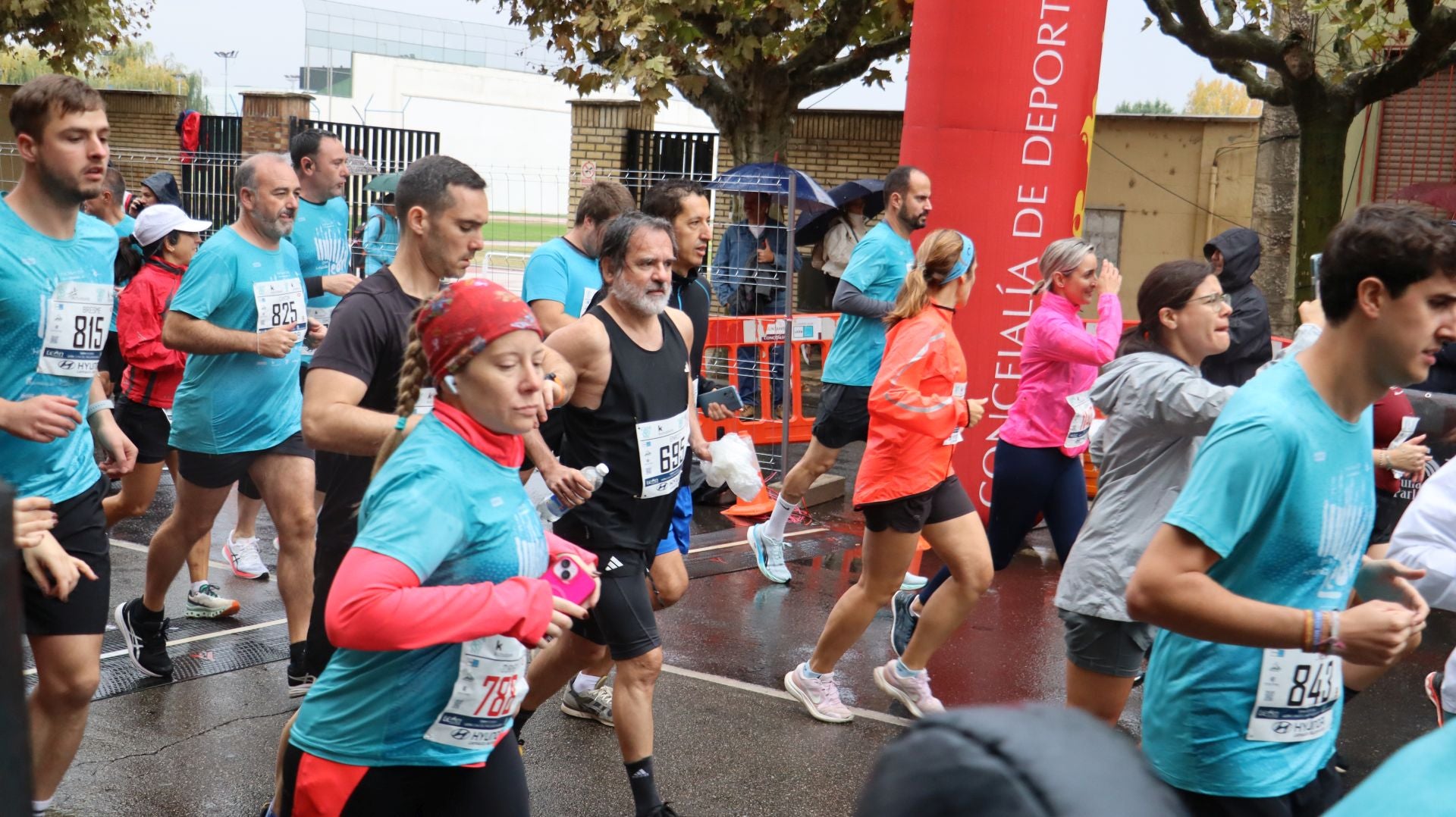 Imágenes de la salida de los &#039;10km Ciudad de León 2025&#039;