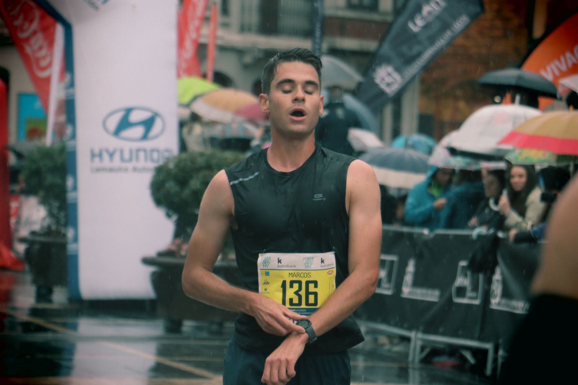 Todas las imágenes de la llegada de los &#039;10km Ciudad de León 2025&#039;