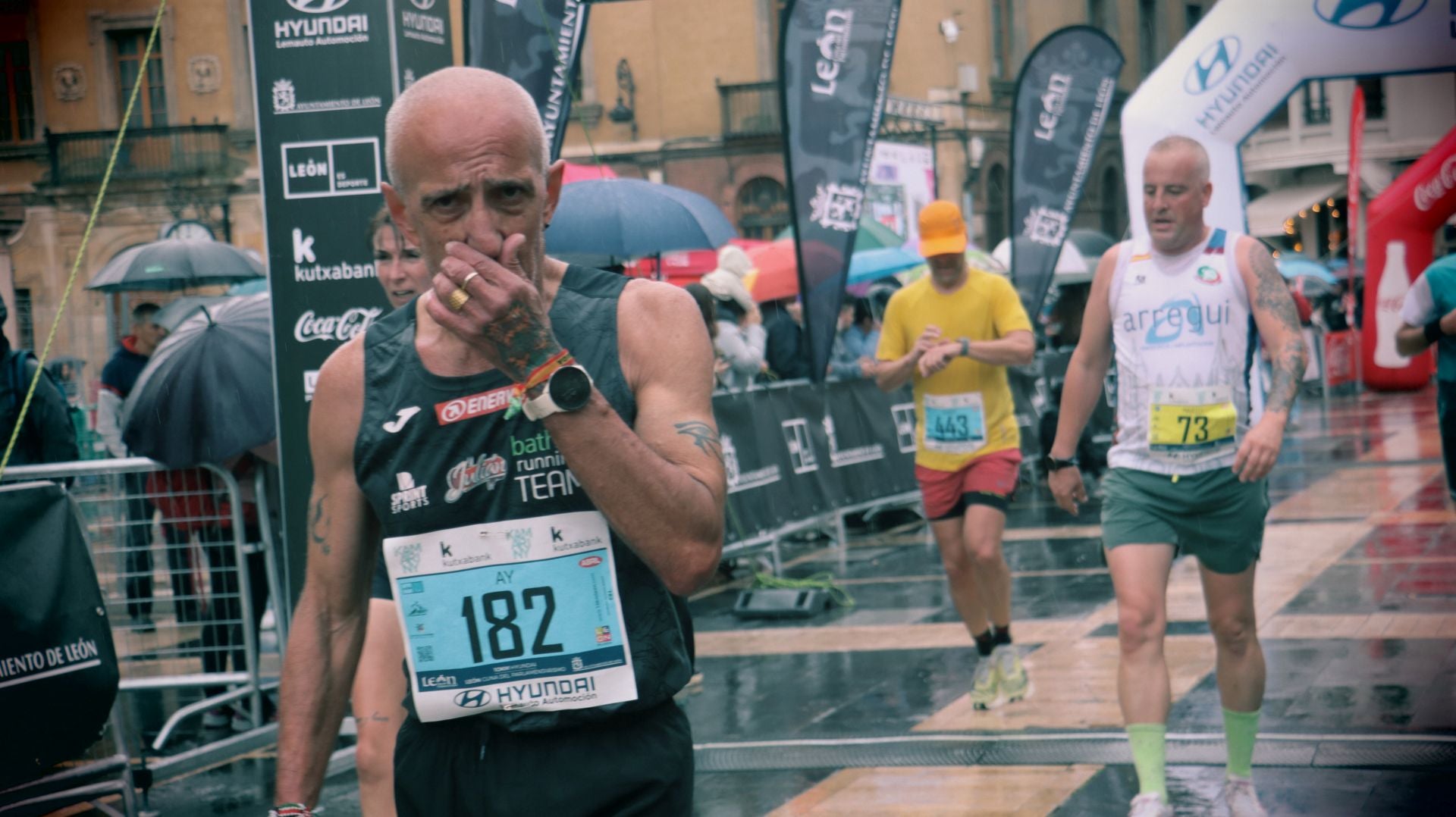 Todas las imágenes de la llegada de los &#039;10km Ciudad de León 2025&#039;