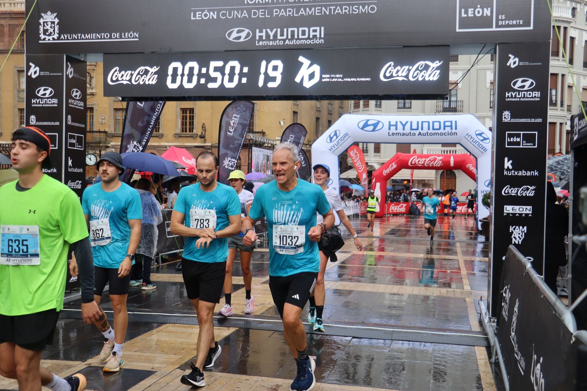 Todas las imágenes de la llegada de los &#039;10km Ciudad de León 2025&#039;