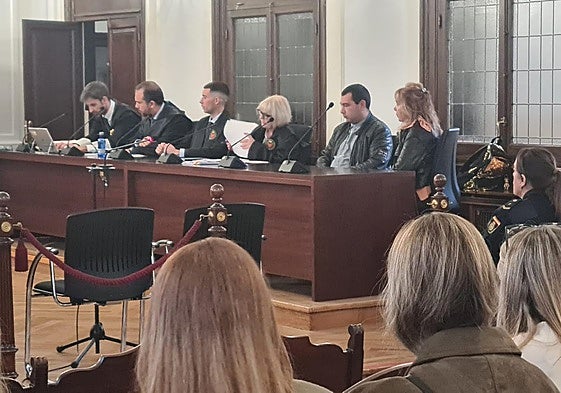 Momento de la primera sesión del juicio en la Audiencia Provincial de León.