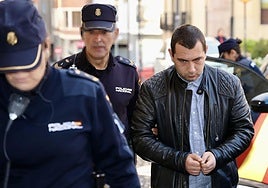 El acusado, Rubén Torío, entrando a la Audiencia Provincial de León.