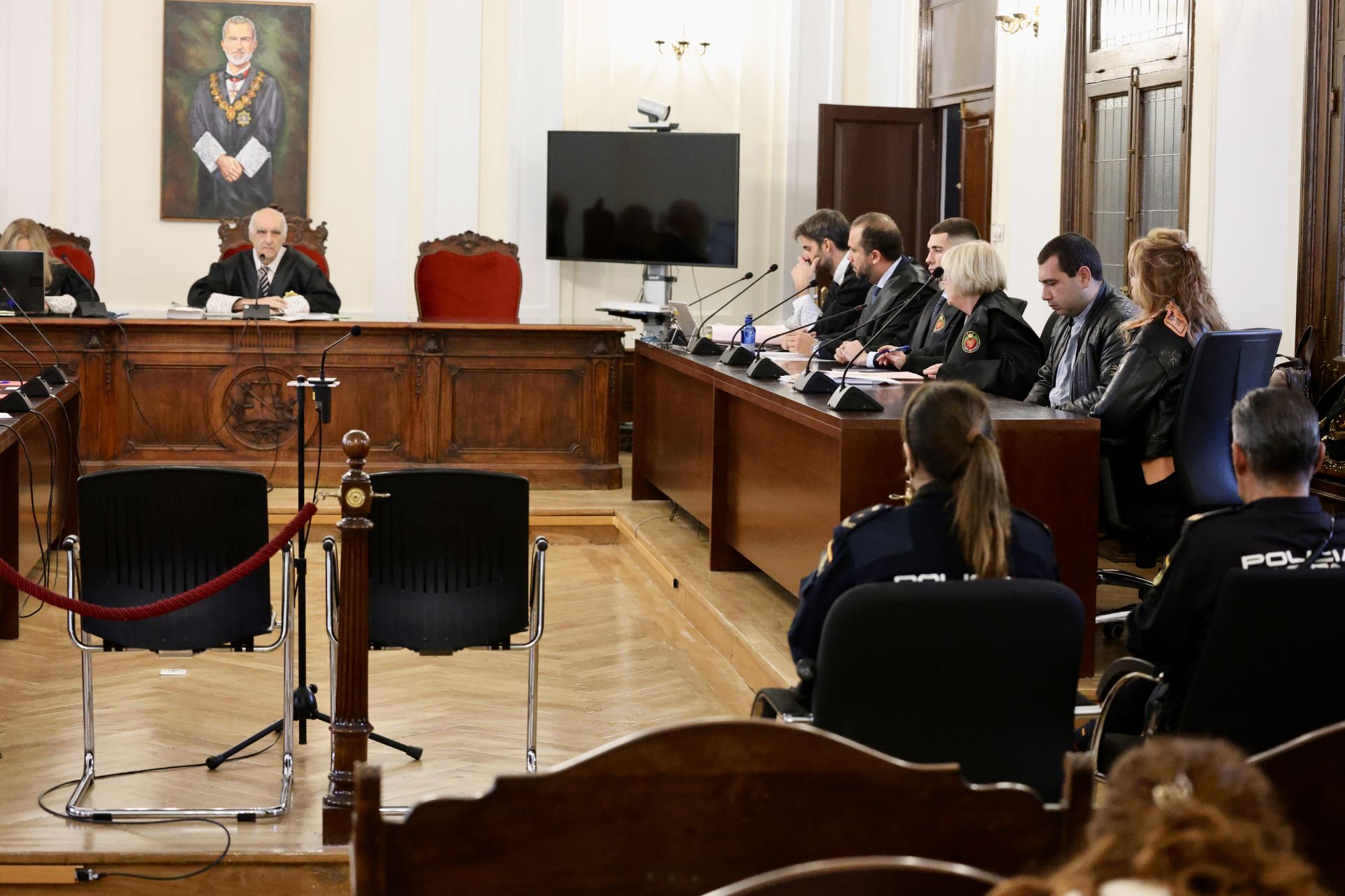 Las imágenes del juicio del matricidio de Nochebuena en León