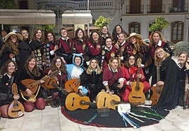 Tuna femenina de la ULE en Málaga.