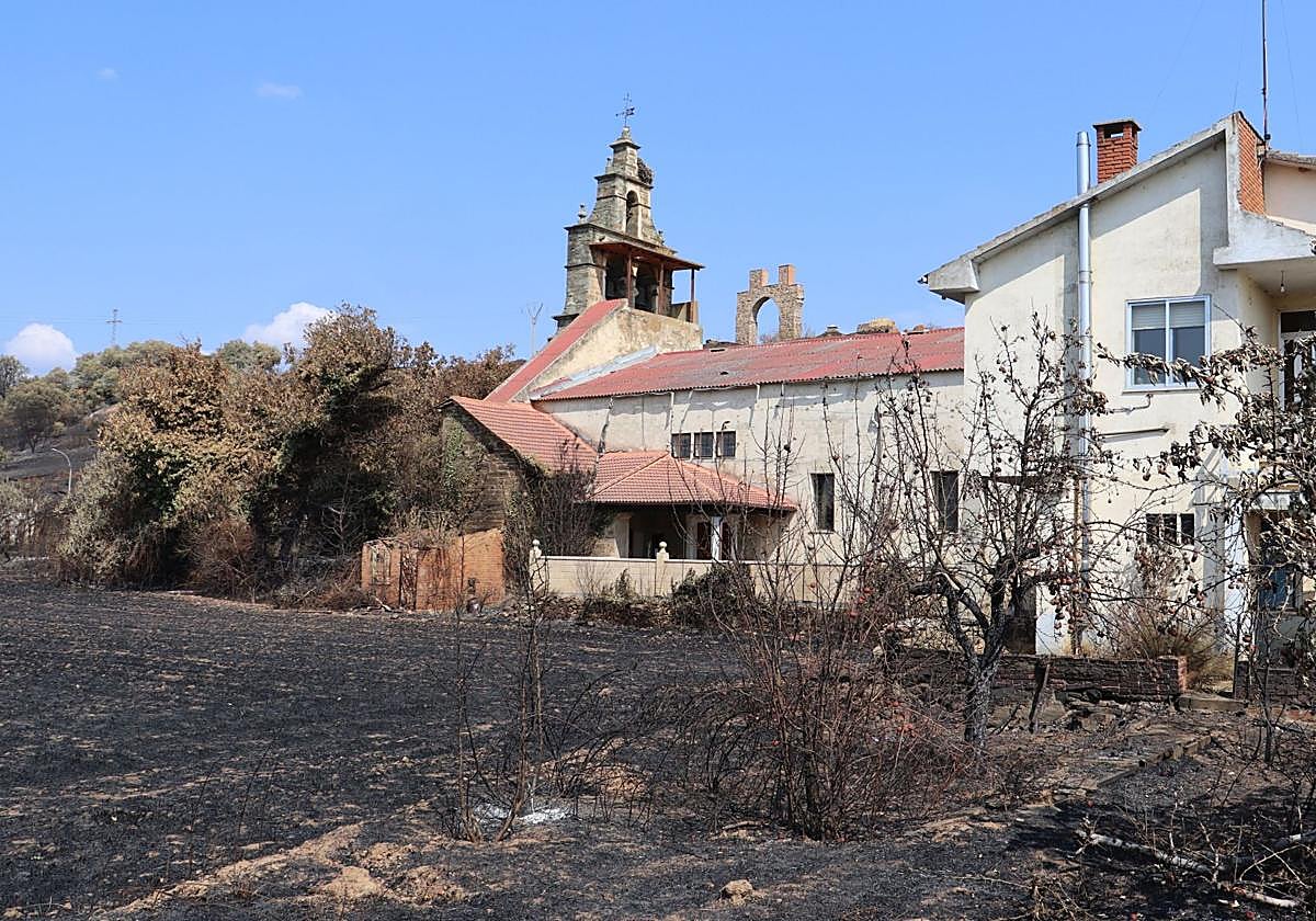 La localidad de Castrocalbón, tras el incendio de agosto.