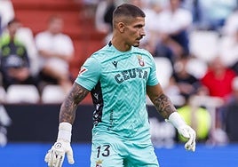 Guille Vallejo, en un partido con el Ceuta.