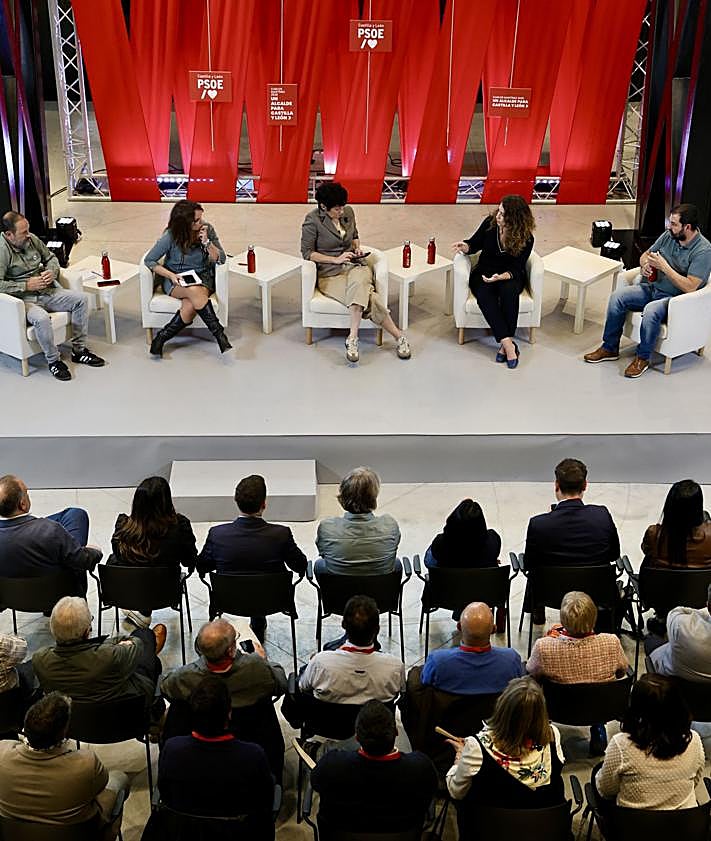 Imagen secundaria 2 - Cendón ve a Carlos Martínez como «un proyecto de futuro y cambio para Castilla y León»