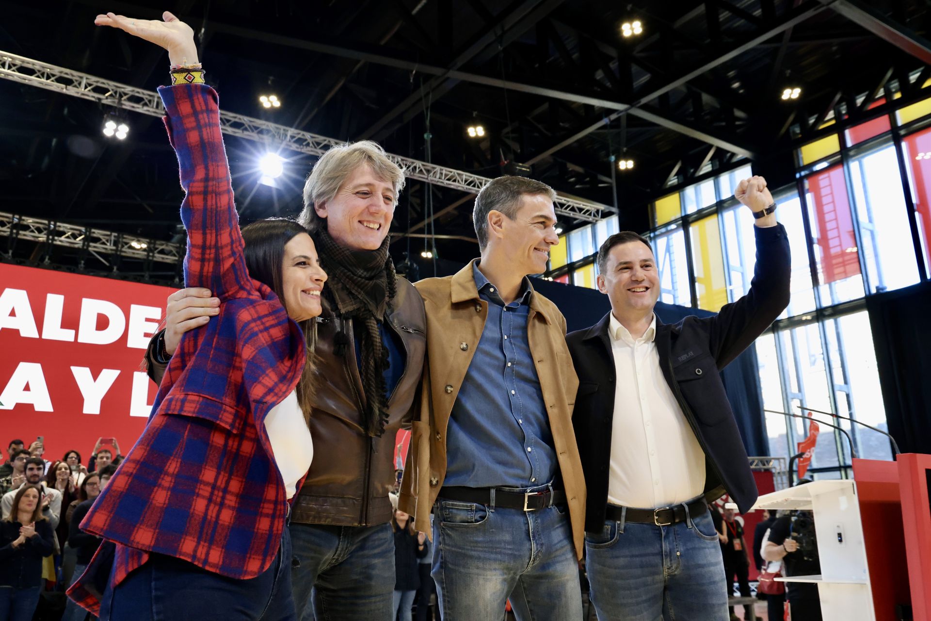 El acto del PSOE con Sánchez en León, en imágenes