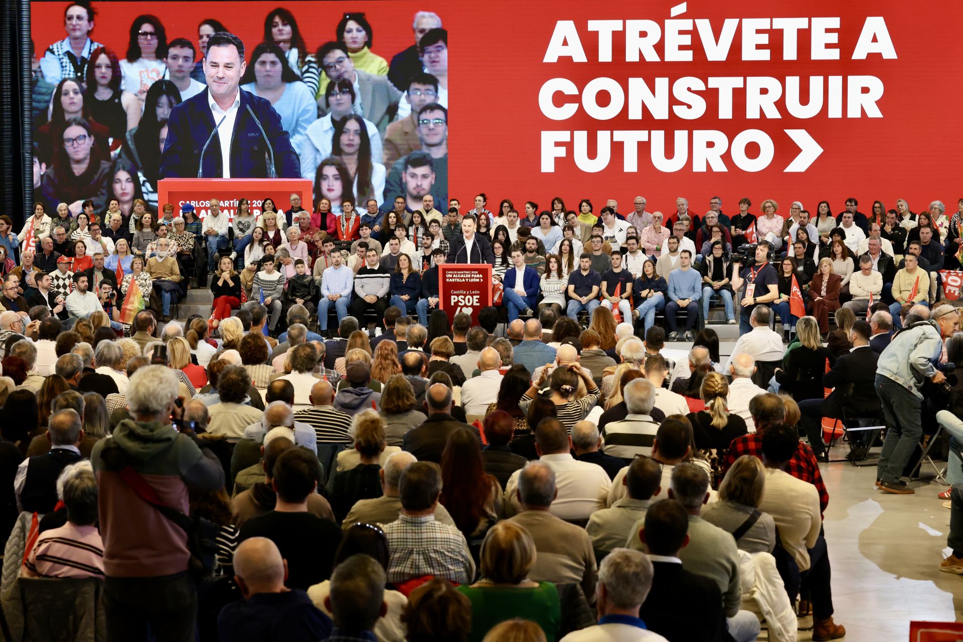 El acto del PSOE con Sánchez en León, en imágenes