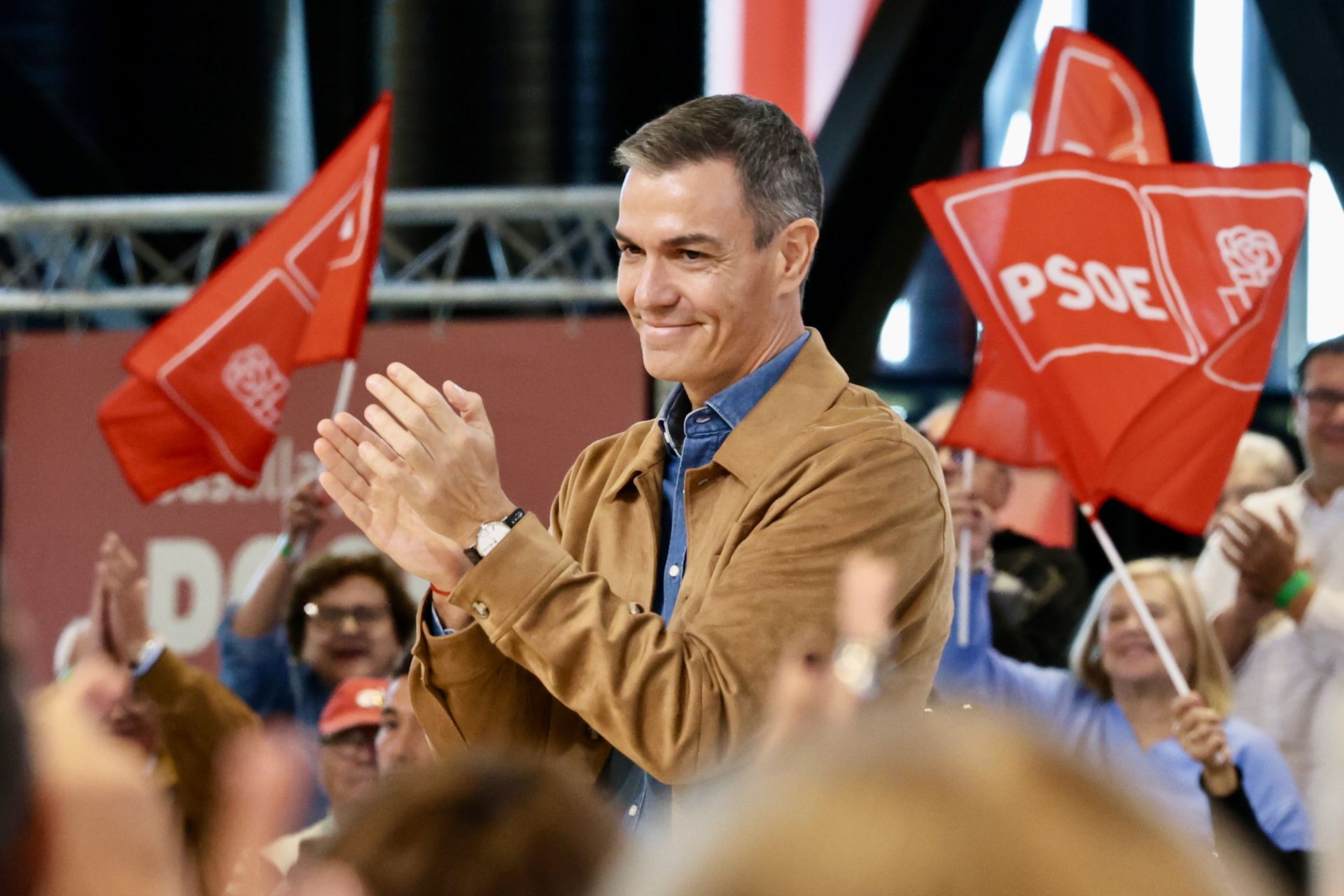 El acto del PSOE con Sánchez en León, en imágenes