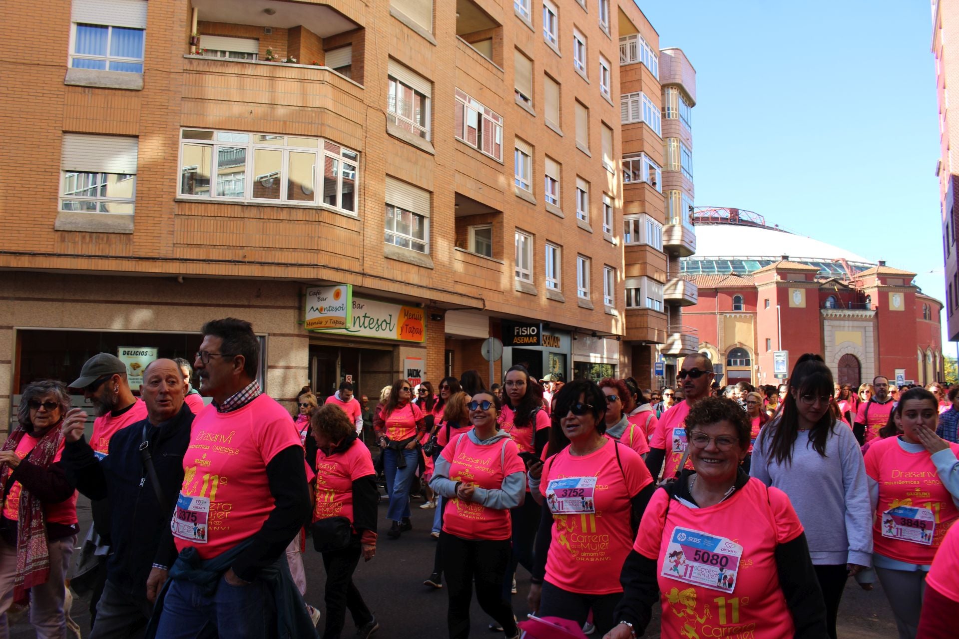 Las imágenes de las participantes en la Carrera de la Mujer en León 2025