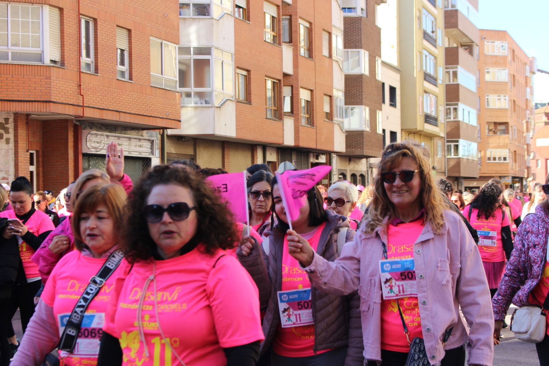 Las imágenes de las participantes en la Carrera de la Mujer en León 2025