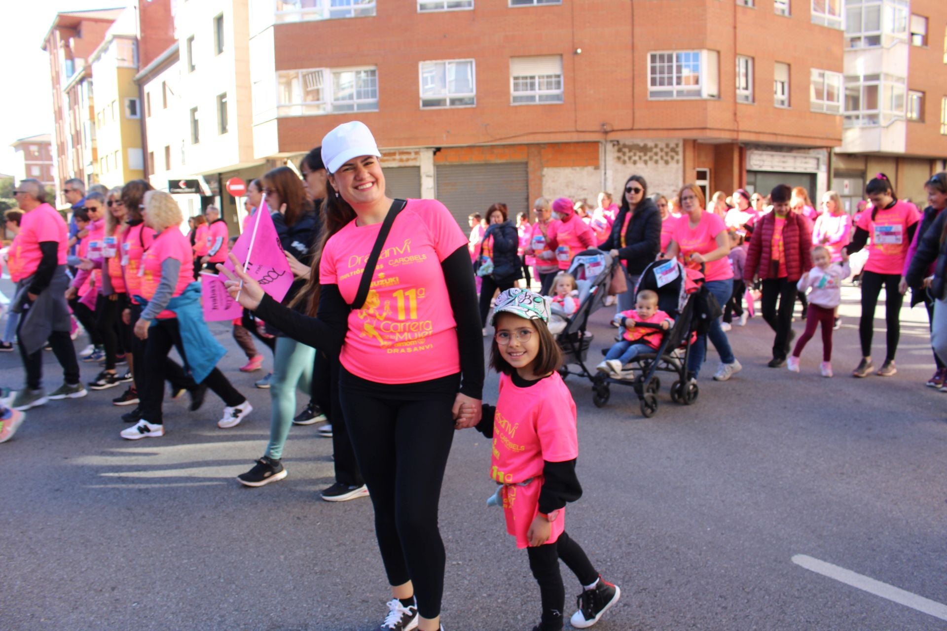 Las imágenes de las participantes en la Carrera de la Mujer en León 2025