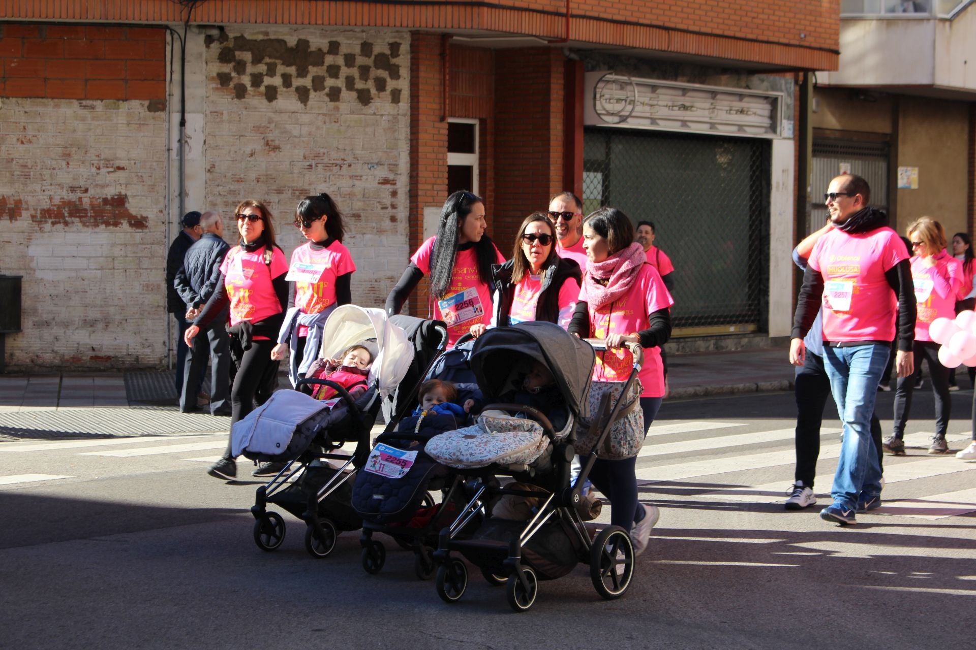 Las imágenes de las participantes en la Carrera de la Mujer en León 2025