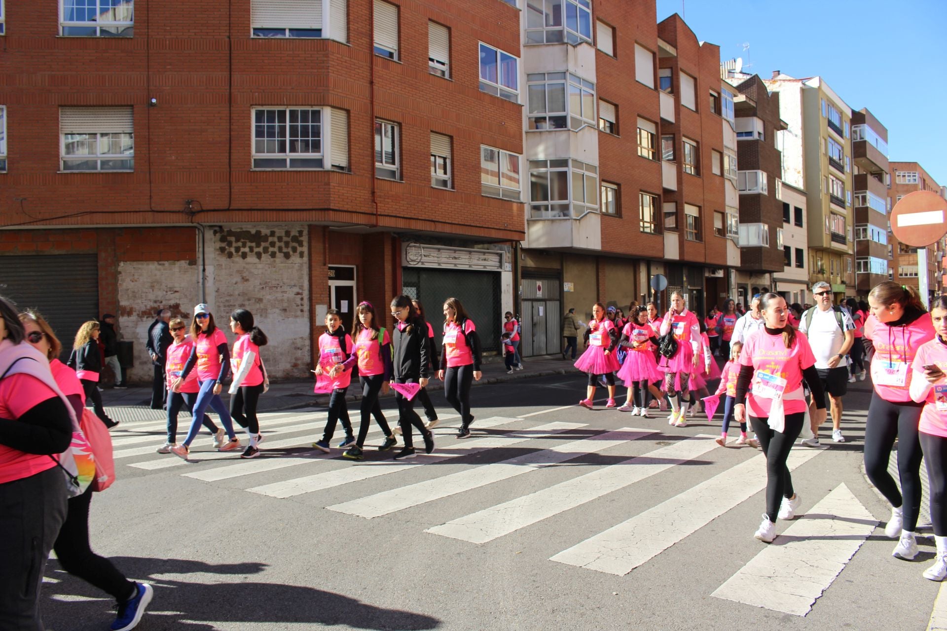 Las imágenes de las participantes en la Carrera de la Mujer en León 2025