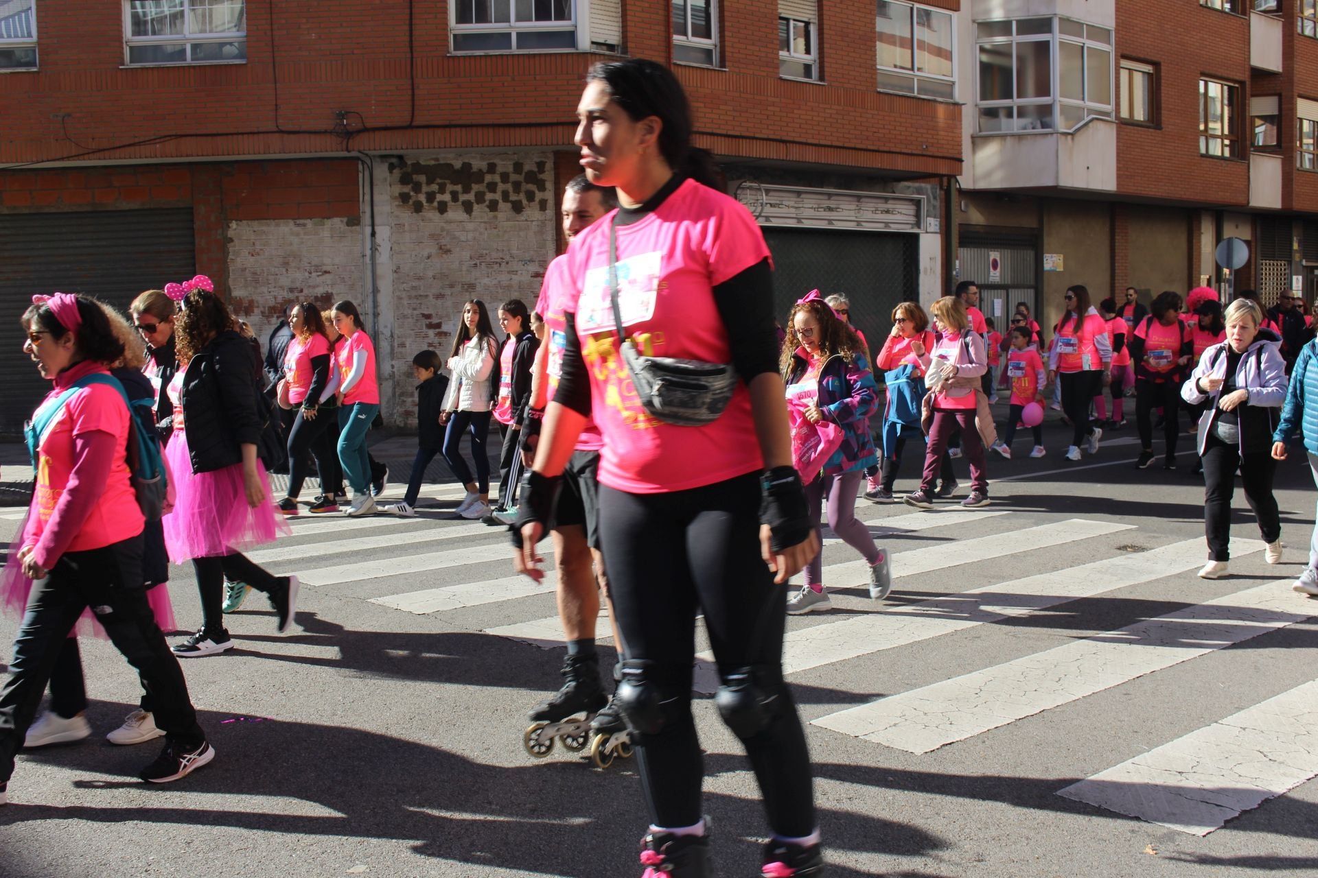 Las imágenes de las participantes en la Carrera de la Mujer en León 2025
