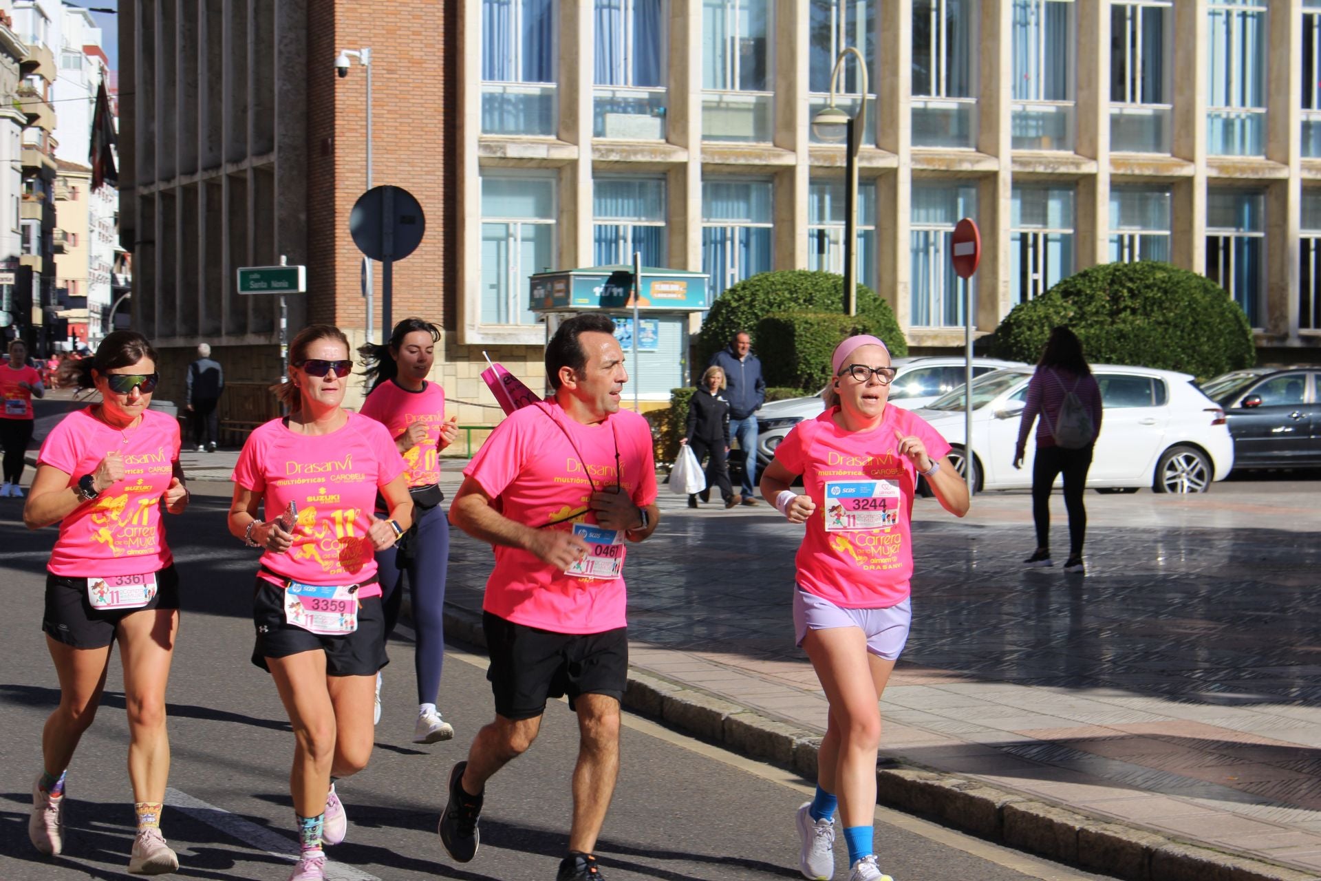 Las imágenes de las participantes en la Carrera de la Mujer en León 2025