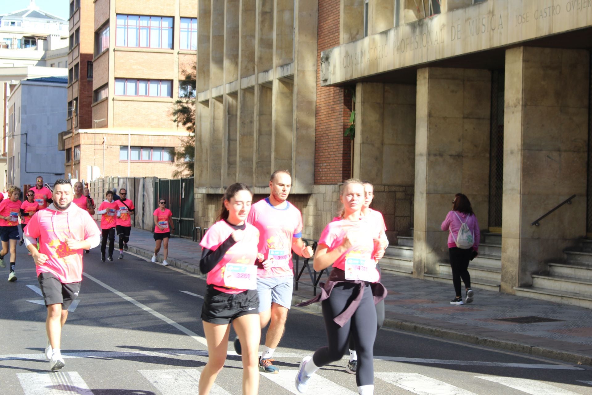 Las imágenes de las participantes en la Carrera de la Mujer en León 2025