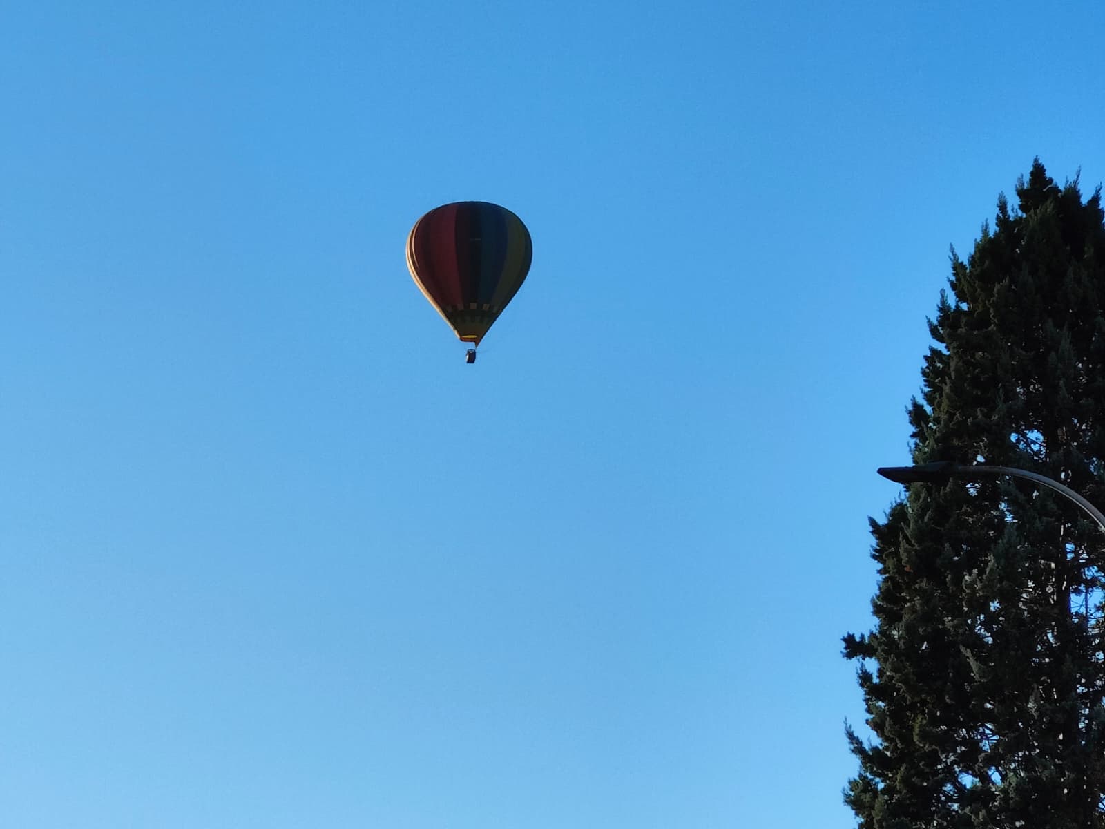 Las imágenes de dos globos al amanecer sobre León