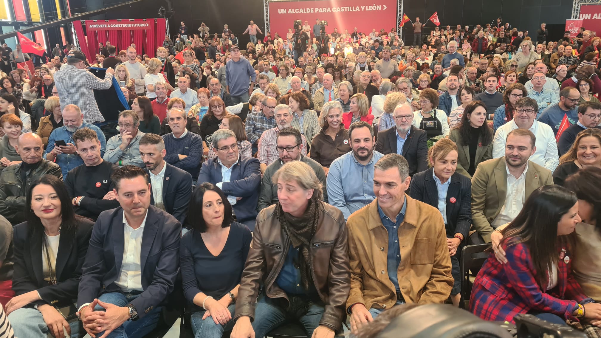 Las imágenes del acto de Sánchez con el PSOE en León