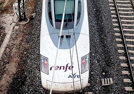 Renfe «no tiene intención» de revocar el cambio horario del tren a Palencia