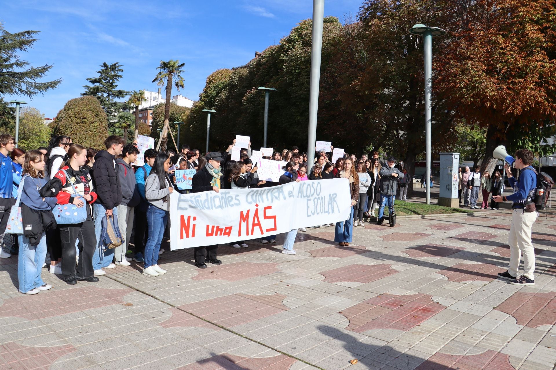 Manifestación en León contra el acoso escolar