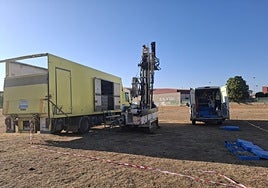 Primeras catas en la parcela donde se levantará la facultad.