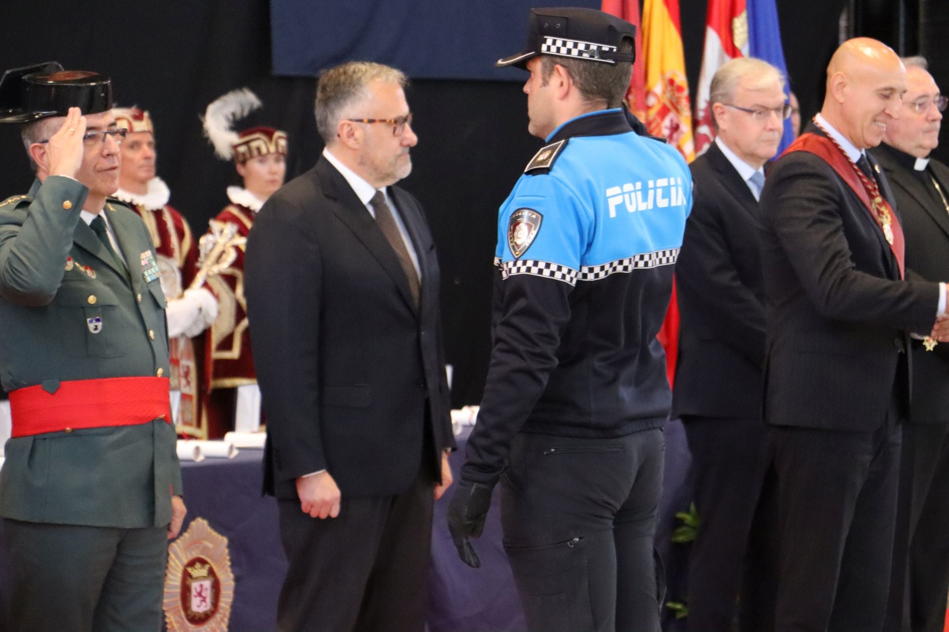 Las imágenes del homenaje de León a la Policía Local