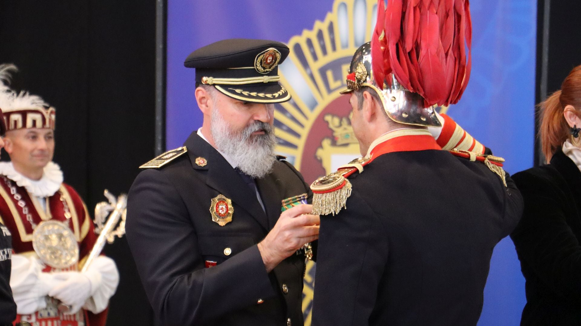 Las imágenes del homenaje de León a la Policía Local