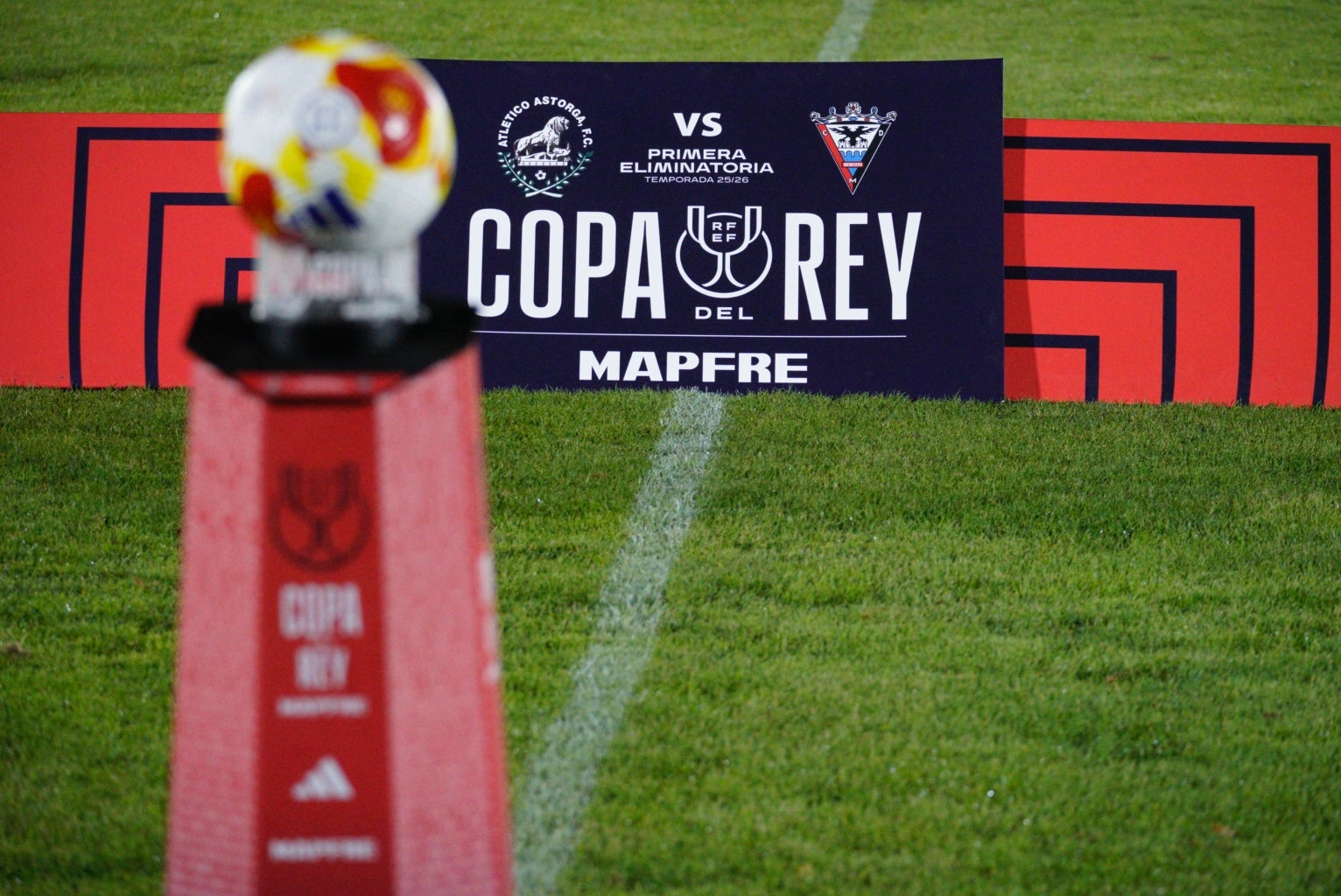 Las mejores imágenes del Atlético Astorga-Mirandés de Copa del Rey