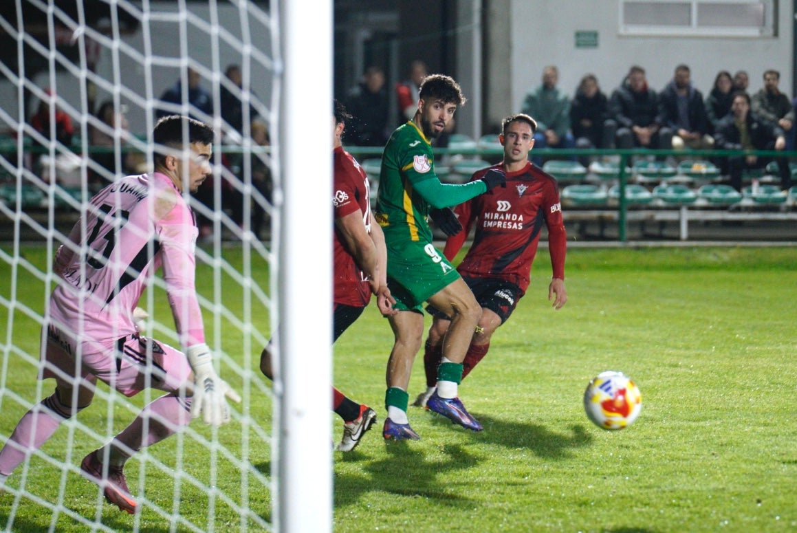 Las mejores imágenes del Atlético Astorga-Mirandés de Copa del Rey