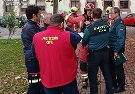 Simulacro de desalojo en el acuertelamiento de El Parque en León.